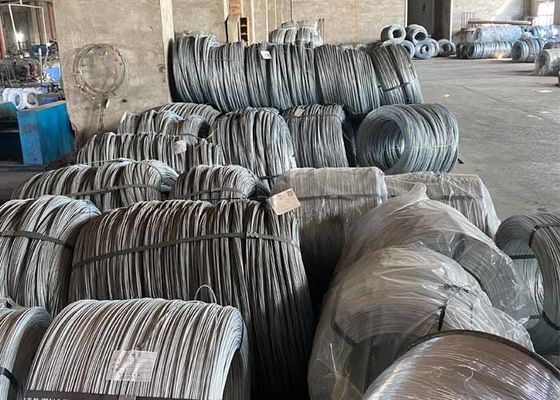 Ein guter Preis. Heiß tauchte galvanisierten Federstahl-Draht des Kohlenstoff-40mm ein Online