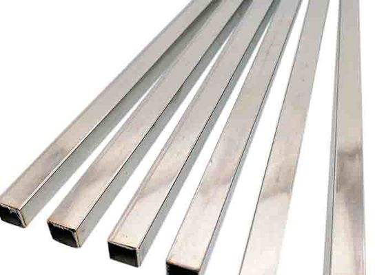 Ein guter Preis. 3.0mm schweißte rechteckiger Höhlen-Edelstahl Rohr-helle Oberfläche Online